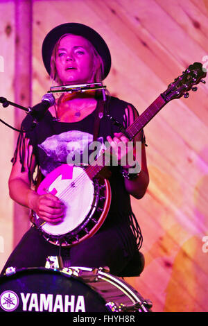Le groupe folklorique suédois BASKERY EFFECTUE AU QUATRE COINS FOLK FESTIVAL 2014 - Colorado Banque D'Images