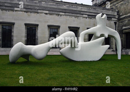 Henry Moore Sculpture, Cambridge en Angleterre Banque D'Images