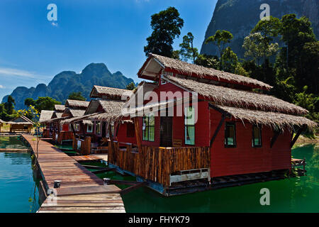 KLONG KA CHAMBRE le radeau LAC CHEOW FR dans le parc national de Khao Sok - Thaïlande Banque D'Images