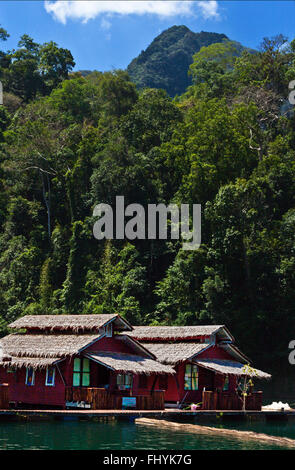 KLONG KA CHAMBRE le radeau LAC CHEOW FR dans le parc national de Khao Sok - Thaïlande Banque D'Images