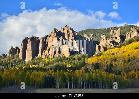 La couleur de l'automne le long de grandes scènes Cimarron Road jusqu'à l'argent et du réservoir d'Jack Col Owl Creek, à 20 miles au sud de l'autoroute 50 en Californie Banque D'Images