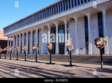 Le Cercle des animaux tête Zodiaque sculptures de l'artiste dissident chinois Ai Weiwei sur l'Université de Princeton's Scudder Plaza Banque D'Images