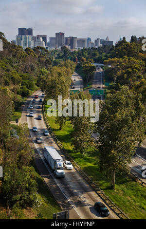 Les flux de trafic sur l'autoroute 101 - SAN DIEGO, Californie Banque D'Images