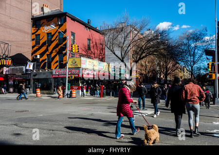 New York, NY - 26 février 2016 - Place St Marc dans l'East Village Banque D'Images