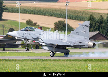 Force aérienne hongroise (Magyar Légierő) Saab Gripen JAS-39C avion de combat polyvalent Banque D'Images