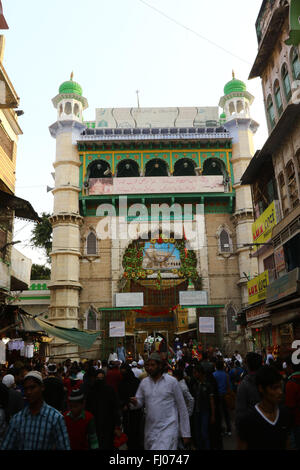 13 févr. 2016. Nizam Embarquement au dargah, tombeau de saint Soufi Hazrat Khwaja Gharib Nawaz dans Ajmer au Rajasthan en Inde. Banque D'Images