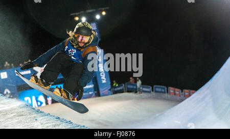 Oslo, Norvège. 26 Février, 2016 Le 2016 Winter X Games est arrivé à Oslo cette année, de sorte que les athlètes du monde entier de la ville norvégienne. L'événement se concentre sur les sports d'hiver, comme le ski et le snowboard. Sur la photo dans la compétition finale SuperPipe Hommes à Wylland est Danny Davis, qui a terminé à la sixième place. Matthew James / Alamy Live News Banque D'Images