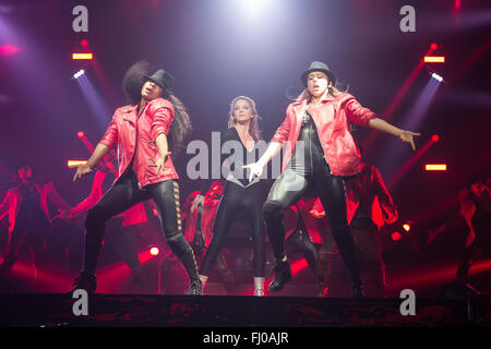 Leeds, UK. Feb 26, 2016. Gagnant de X Factor, Lousia Johnson, effectue à la Leeds Arena sur le 2016 X Factor UK Tour Crédit : Myles Wright/ZUMA/Alamy Fil Live News Banque D'Images