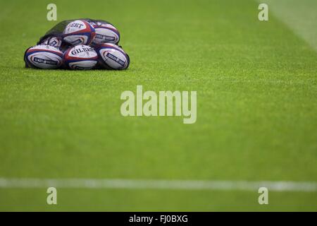 Twickenham, London, UK. Feb 27, 2016. RBS Six Nations championnats. L'Angleterre contre l'Irlande. Les couilles sur le terrain prêt pour l'échauffement. Credit : Action Plus Sport/Alamy Live News Banque D'Images