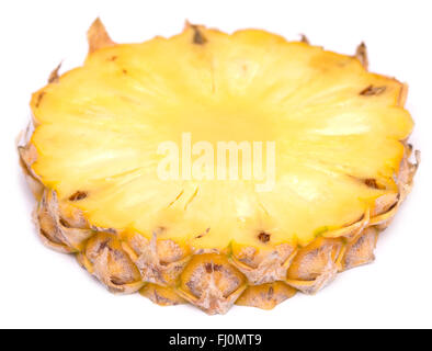 Tranche d'ananas isolé sur fond blanc Banque D'Images