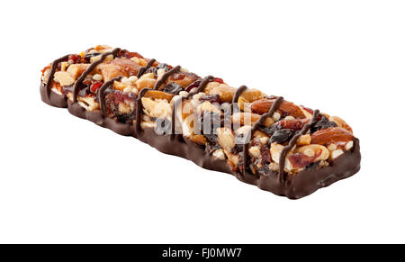 Barre énergétique au chocolat avec des Fruits et noix.Les ingrédients : amandes, noix de cajou, cerises, raisins, canneberges, et de miel. Banque D'Images