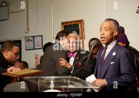 Gouverneur de New York Andrew Cuomo (l) New York le congressiste Charles Rangel (C) Rev. Al Sharpton (R) à la journée Martin Luther King le marquage ce Banque D'Images