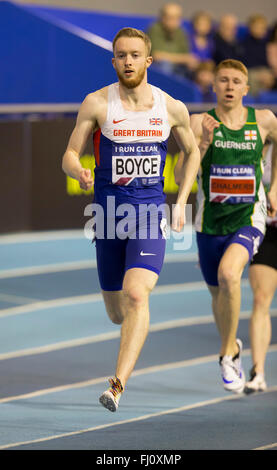 EIS Sheffield, Sheffield, Royaume-Uni. Feb 27, 2016. La piscine d'Athlétisme le premier jour. Alex dans le Boyce 400m chauffe. Credit : Action Plus Sport/Alamy Live News Banque D'Images