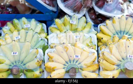 Close up de fruits frais dans l'emballage Banque D'Images