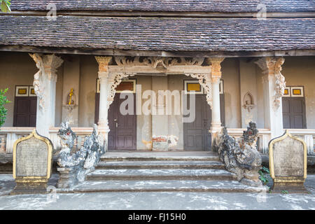 Wat Luang Pakxe est un ancien temple bouddhiste à Pakse au sud Laos Banque D'Images