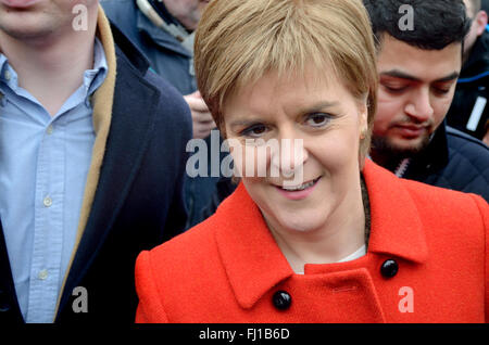 Nicola Sturgeon MSP, Premier ministre écossais, au 'Stop' Trident et de démonstration mars 27 Feb 2016, Londres Banque D'Images