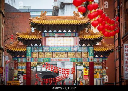 Arch chinois China Town Manchester rues décorées de l'histoire historique important marquant Faulkner rue st ethni Banque D'Images