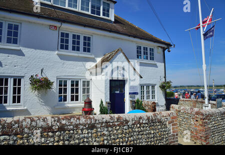 Chichester Harbour Conservancy Office, la rue, Itchenor,Chichester, West Sussex, Royaume-Uni, Angleterre Banque D'Images