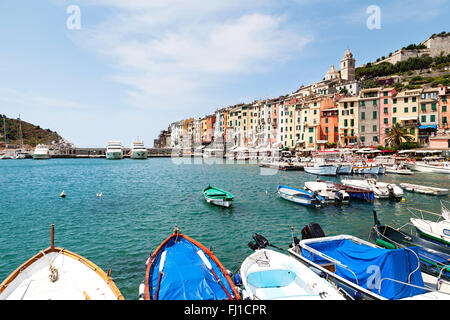 Port de Porto Venere voir un jour d'été Banque D'Images