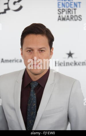 Santa Monica, Los Angeles, Californie, USA. Feb 27, 2016. Réalisateur Cary Fukunaga arrive à la 31e annual Film Independent Spirit Awards dans une tente sur la plage de Santa Monica à Santa Monica, Los Angeles, USA, le 27 février 2016. Photo : Hubert Boesl - PAS DE SERVICE DE FIL - Crédit photo : dpa alliance/Alamy Live News Banque D'Images