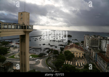 Port et plage de Salvador de Bahia, Brésil Banque D'Images