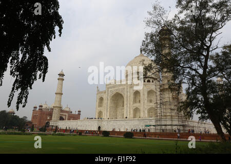 Le Taj Mahal, UNESCO World Heritage Site, Agra, Uttar Pradesh, Inde le 15 février 2016. Photo de Palash Khan Banque D'Images