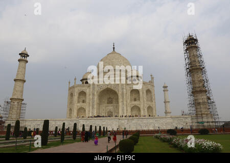 Le Taj Mahal, UNESCO World Heritage Site, Agra, Uttar Pradesh, Inde le 15 février 2016. Photo de Palash Khan Banque D'Images