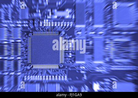 Carte électronique bleu avec microprocesseur Banque D'Images