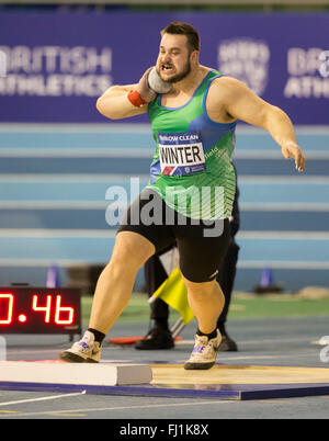 EIS Sheffield, Sheffield, Royaume-Uni. 28 Février, 2016. La piscine d'athlétisme de la deuxième journée. Gareth Hiver (Sheffield) au cours de la Men's Lancer du poids final. Credit : Action Plus Sport/Alamy Live News Banque D'Images