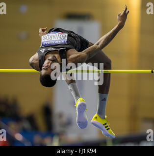 EIS Sheffield, Sheffield, Royaume-Uni. 28 Février, 2016. La piscine d'athlétisme de la deuxième journée. Mike Edwards Birchfield (A) lors de la finale du saut en hauteur. Credit : Action Plus Sport/Alamy Live News Banque D'Images