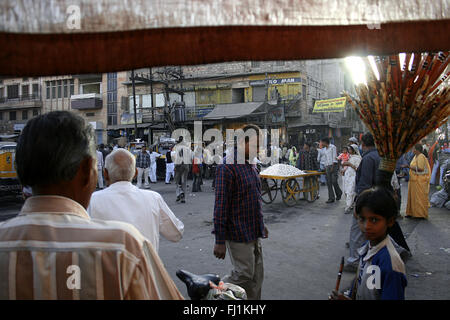 Foule à Sardar Market , Jodhpur, Inde Banque D'Images