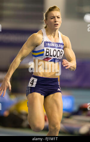 EIS Sheffield, Sheffield, Royaume-Uni. 28 Février, 2016. La piscine d'athlétisme de la deuxième journée. Louise gagne Bloor sa chaleur dans le Women's 200m. Credit : Action Plus Sport/Alamy Live News Banque D'Images