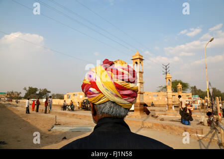 Portrait d'homme avec turban dans Jaisalmer , Rajasthan, Inde Banque D'Images