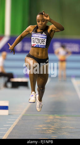 EIS Sheffield, Sheffield, Royaume-Uni. 28 Février, 2016. La piscine d'athlétisme de la deuxième journée. Péché (Gutzmore Birchfield) lors de la finale du triple saut. Credit : Action Plus Sport/Alamy Live News Banque D'Images