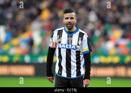 Udine, Italie. 28 Février, 2016. L'avant de l'Udinese, Antonio Di Natale a l'air au cours de la Serie A italienne match de football entre l'Udinese Calcio v Hellas Verona FC. Bat l'Udinese 2-0 Hellas Vérone en Serie A italienne match de football, des buts par Badu et Thereau à Dacia Arena de Udine. (Phoyo par Andrea Spinelli/Pacific Press) Credit : PACIFIC PRESS/Alamy Live News Banque D'Images