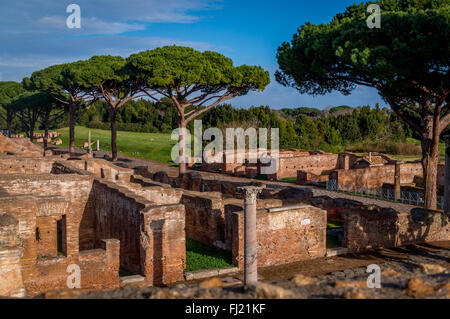 Ruines de la ville romaine d'Ostia Antica, ancien port de Rome. Banque D'Images