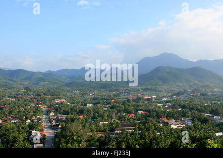 Vue sur la ville de Luang Prabang, Laos (architecture du paysage et de la nature) Banque D'Images