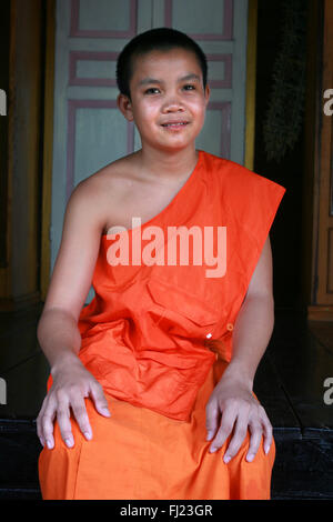 Portrait de moine bouddhiste au monastère , Luang Prabang au Laos, Asie Banque D'Images