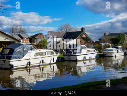 Le Lancaster Canal à Garstang, Lancashire, England UK Banque D'Images