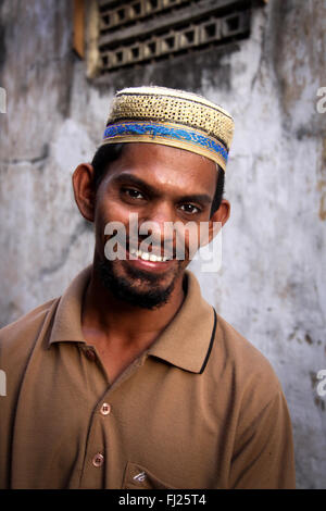 L'homme musulman avec barbe et Taqiyah à Galle, au Sri Lanka Banque D'Images