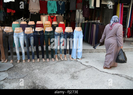 Boutique de vêtements à Diyarbakir, Turquie Banque D'Images