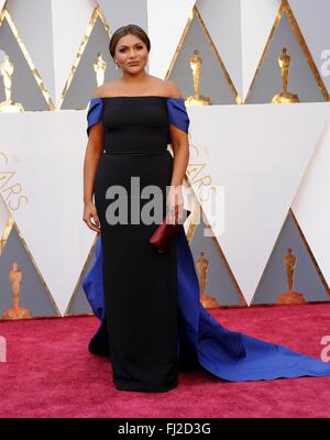 Los Angeles, CA, USA. 28 Février, 2016. Mindy Kaling aux arrivées pour la 88e Oscars 2016 Academy Awards - Arrivals 1, le Kodak Theater à Hollywood et Highland Center, Los Angeles, CA, le 28 février 2016. Credit : Elizabeth Goodenough/Everett Collection/Alamy Live News Banque D'Images