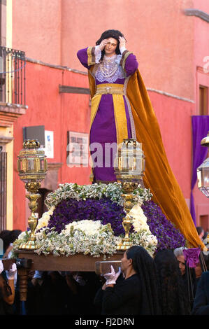 Statue de Marie Madeleine dans la Procession de Pâques à partir de TEMPLO DEL ORATORIO DE SAN FELIPE NERI - San Miguel de Allende, moi Banque D'Images