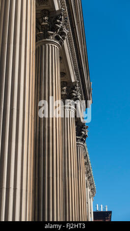 Colonnes corinthiennes sur une ancienne banque dans le Lower Manhattan Banque D'Images