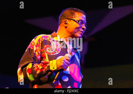 HERBIE HANCOCK préformes sur la scène principale au festival de jazz de Monterey Banque D'Images