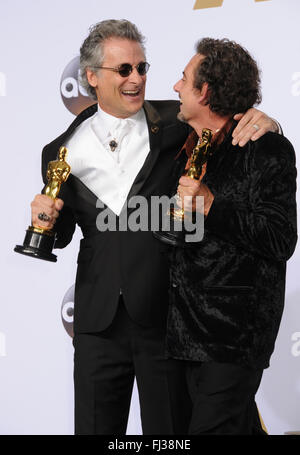 Hollywood, CA. Feb 29, 2016. Mark A. Mangini, David White. 88e Academy Awards présenté par l'Academy of Motion Picture Arts and Sciences tenue à Hollywood & Highland Center. Crédit photo : Byron Purvis/AdMedia Crédit : Byron Purvis/AdMedia/ZUMA/Alamy Fil Live News Banque D'Images