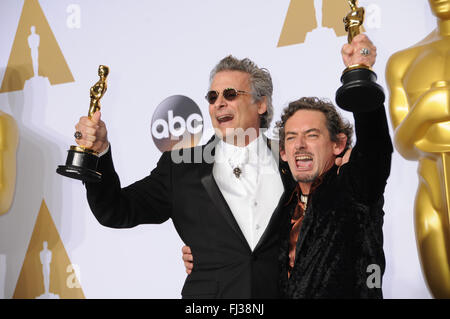 Hollywood, CA. Feb 29, 2016. Mark A. Mangini, David White. 88e Academy Awards présenté par l'Academy of Motion Picture Arts and Sciences tenue à Hollywood & Highland Center. Crédit photo : Byron Purvis/AdMedia Crédit : Byron Purvis/AdMedia/ZUMA/Alamy Fil Live News Banque D'Images