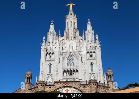 Église expiatoire du Sacré-Cœur sur le Tibidabo, Barcelone, Catalogne, Espagne. Banque D'Images