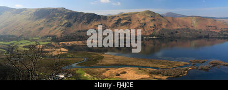 Printemps, Derwentwater de surprise de vue, Keswick, Parc National de Lake district, comté de Cumbria, Angleterre, Royaume-Uni Banque D'Images