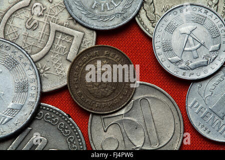 Coins de la Bulgarie. Armoiries de la République populaire de Bulgarie représentée dans la pièce un stotinka bulgare (1988). Banque D'Images